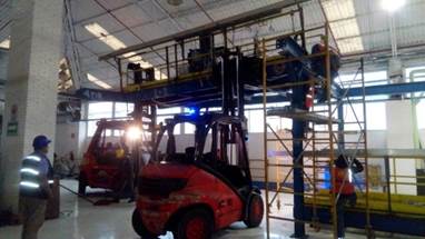 Imagen que contiene interior, edificio, cuarto, tabla

Descripcin generada automticamente